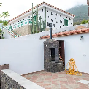 https://casa-rural-la-tabona.in-canary-islands.com
